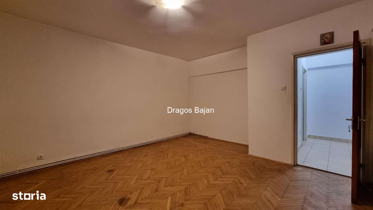 1970 // Parcare // 3 camere-4