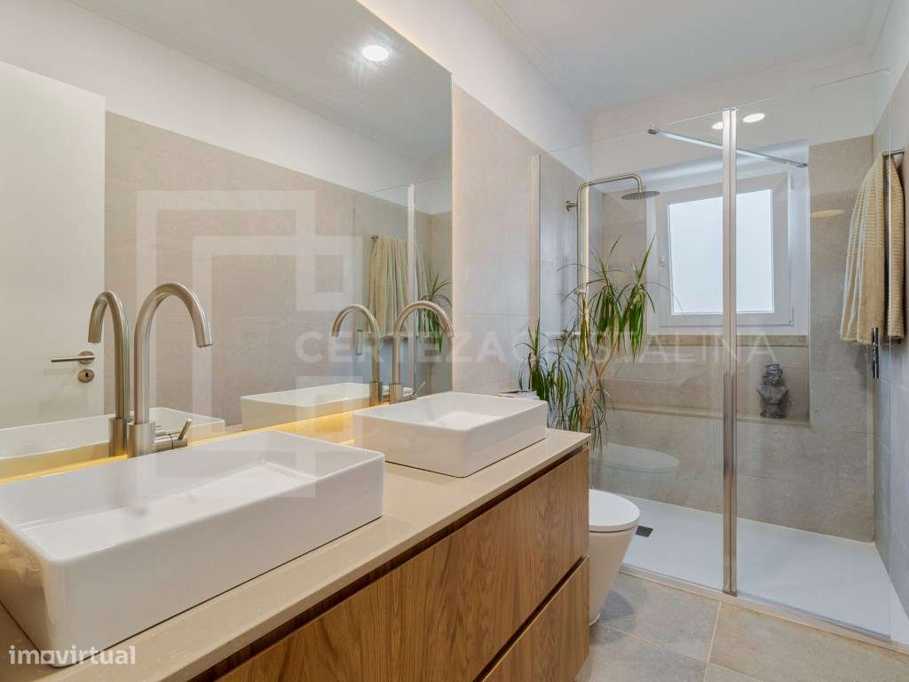 T2 integralmente renovado com piscina, jardim e arrecadação | Penha...-16