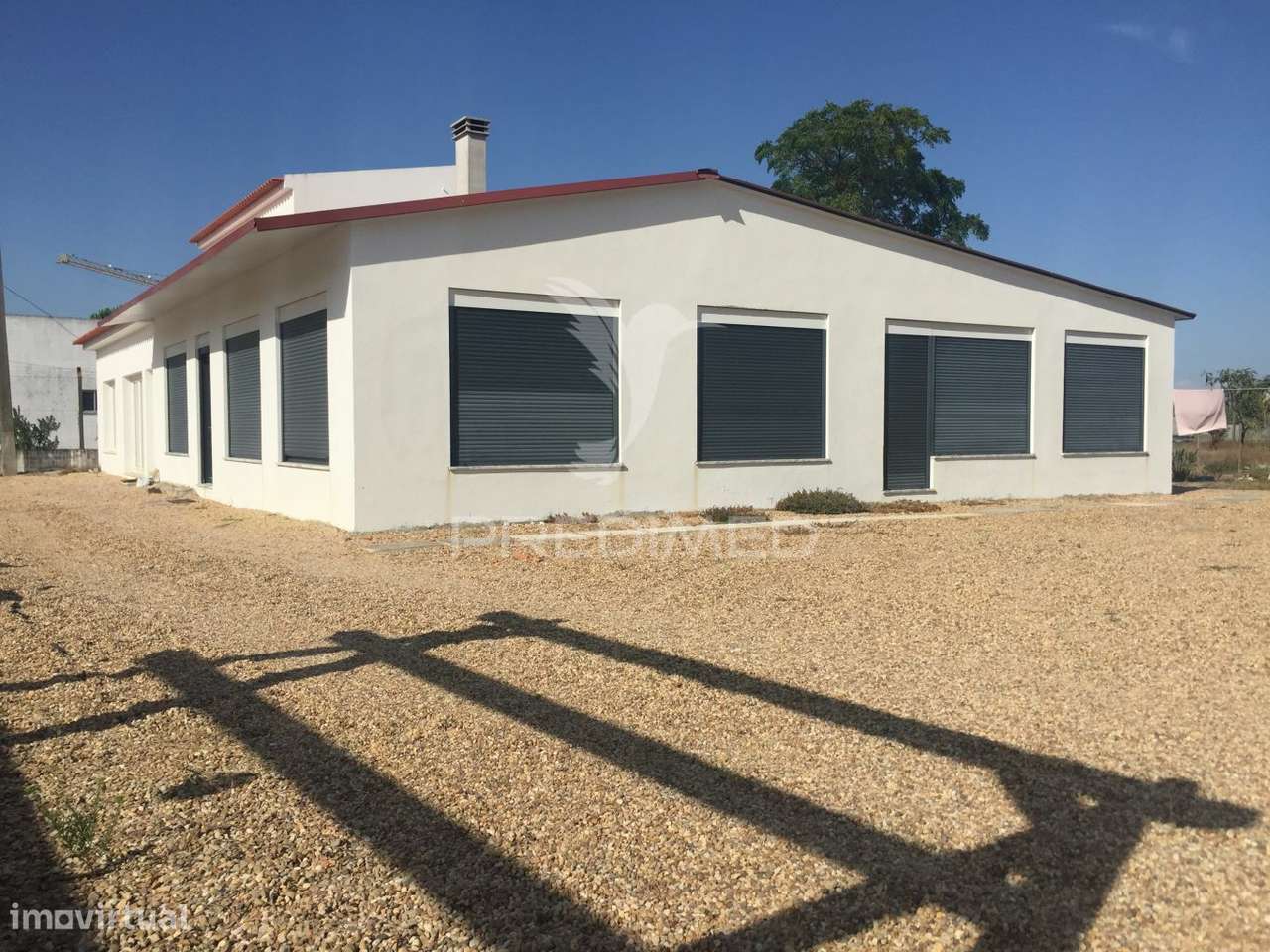 Duas Moradias com 250 m2 com piscina. - Grande imagem: 2/25