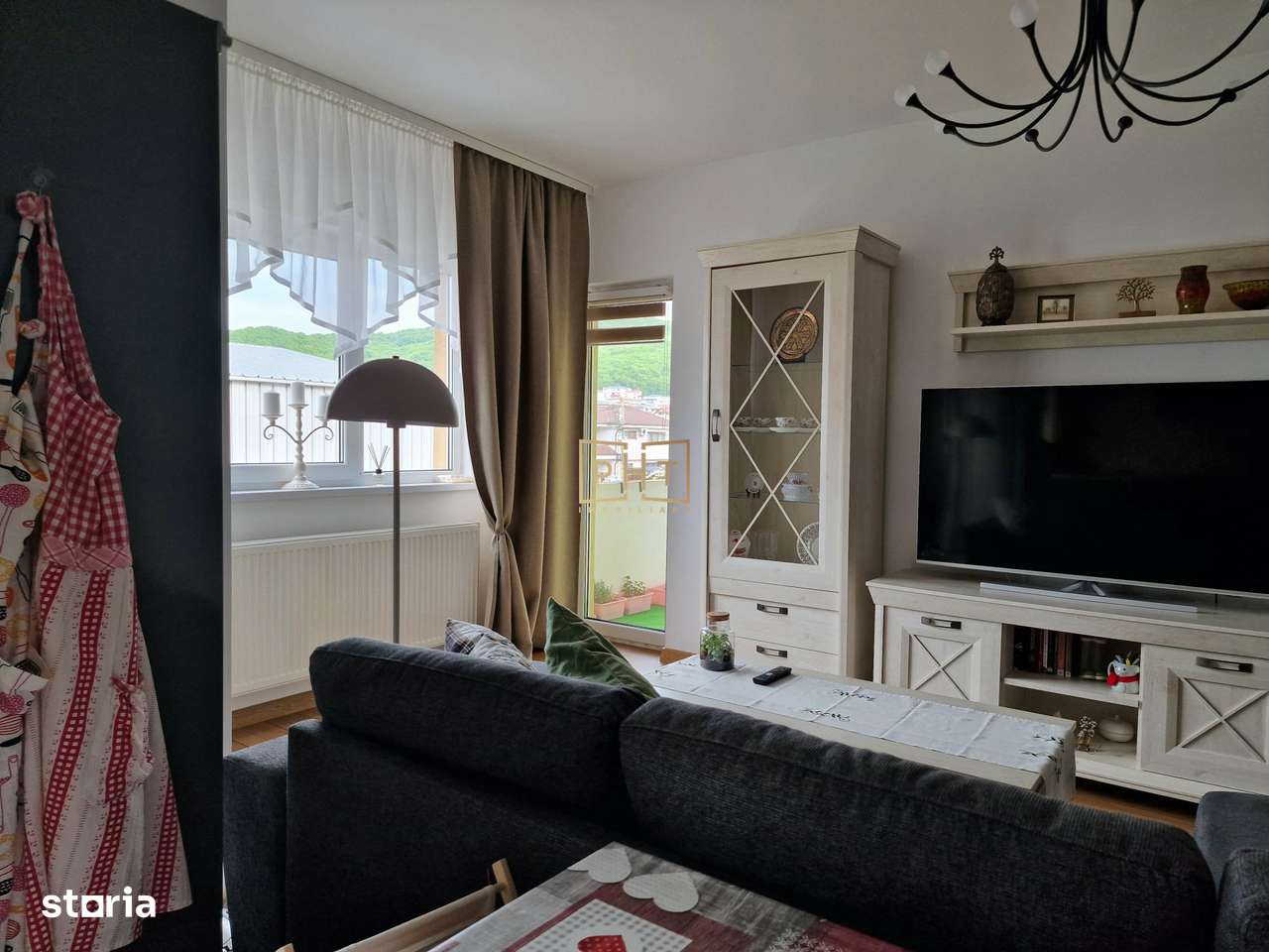 Apartament cu 2 camere de vanzare, 50 mp, zona Florilor!-1