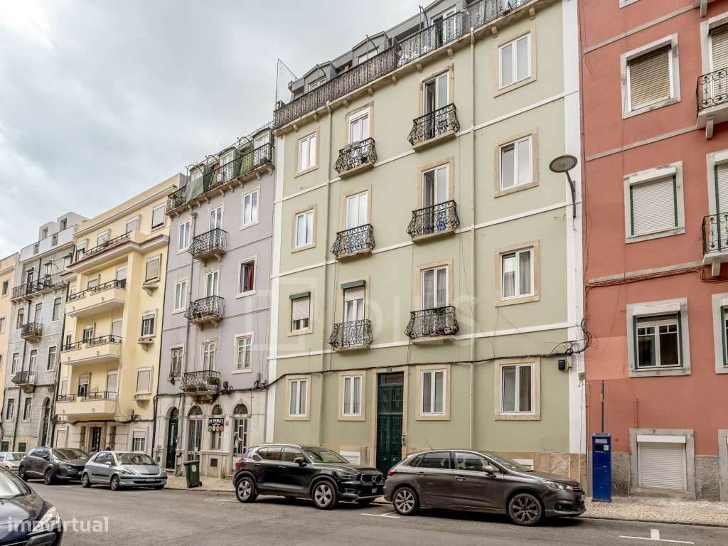 Apartamento T2 com terraço, para reabilitar nos Anjos, Lisboa-19