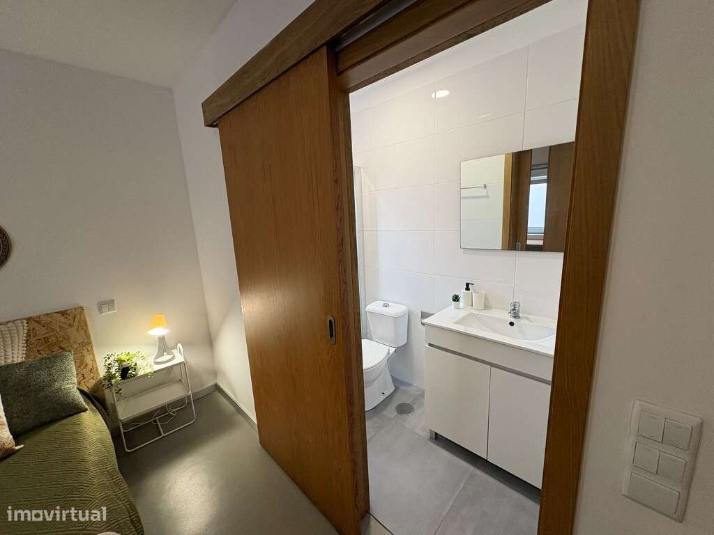 Quarto para estudante ou jovem trabalhadora na Universidade do Minho - Grande imagem: 5/26