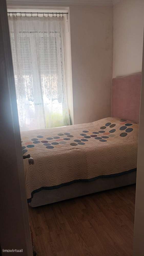 T2 com terraço no Bairro Rêgo em Lisboa-12