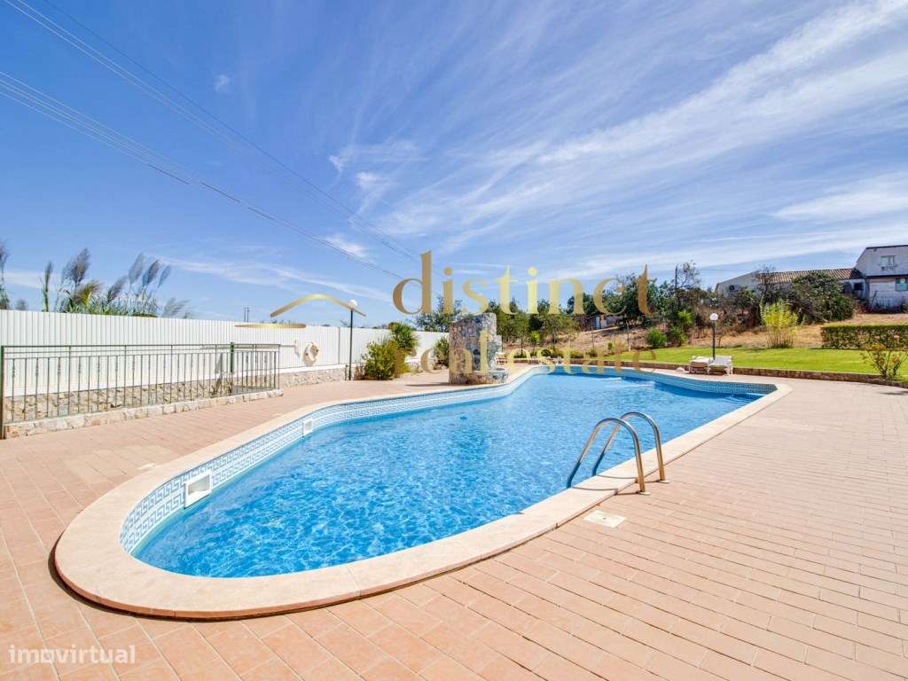 Moradia T2+1 Geminada com Garagem, Piscina, Terraço e BBQ-38