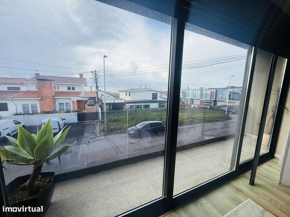 Moradia 3 frentes 200m praia-17