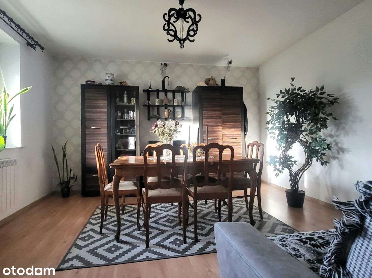 Piękny dom z dużą działką w Ostrowcu Świętokrzyski-8