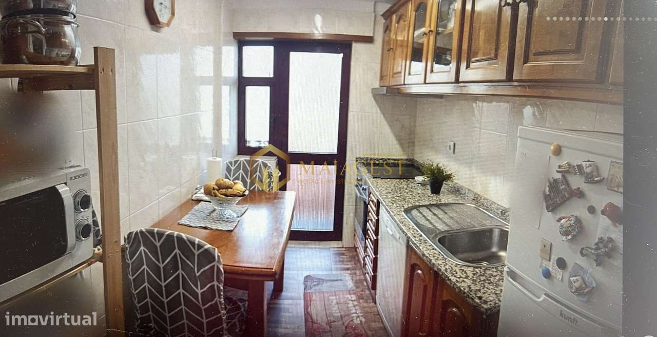 Apartamento T2 com cozinha equipada e varanda em Rio Tinto-7
