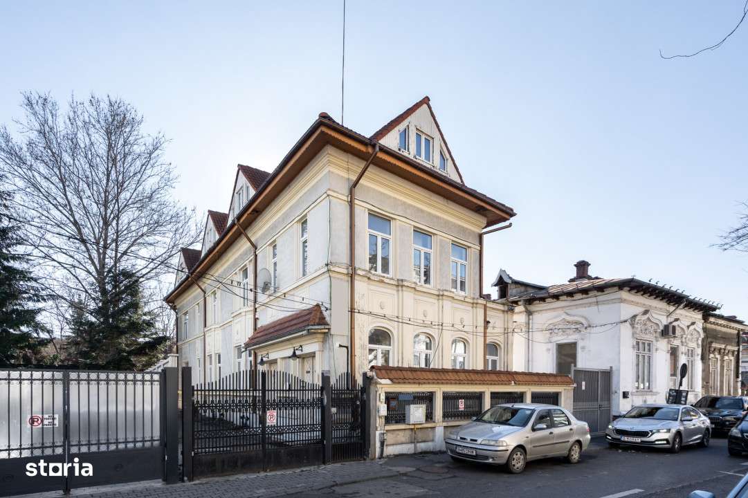 Vila 16 Camere de vanzare Unirii Primaria Sector 3 - Imagine principală: 4/19