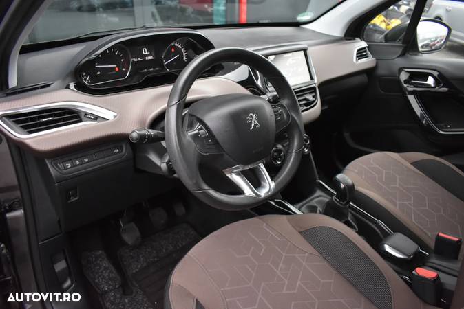 Peugeot 2008 1.6 e-HDi FAP STT Allure - 11