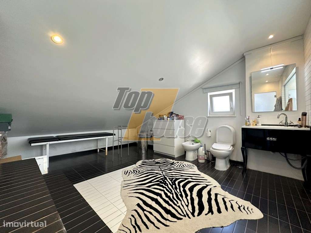 Moradia Isolada T4+1 - Vista de Mar - Charneca de Caparica-30