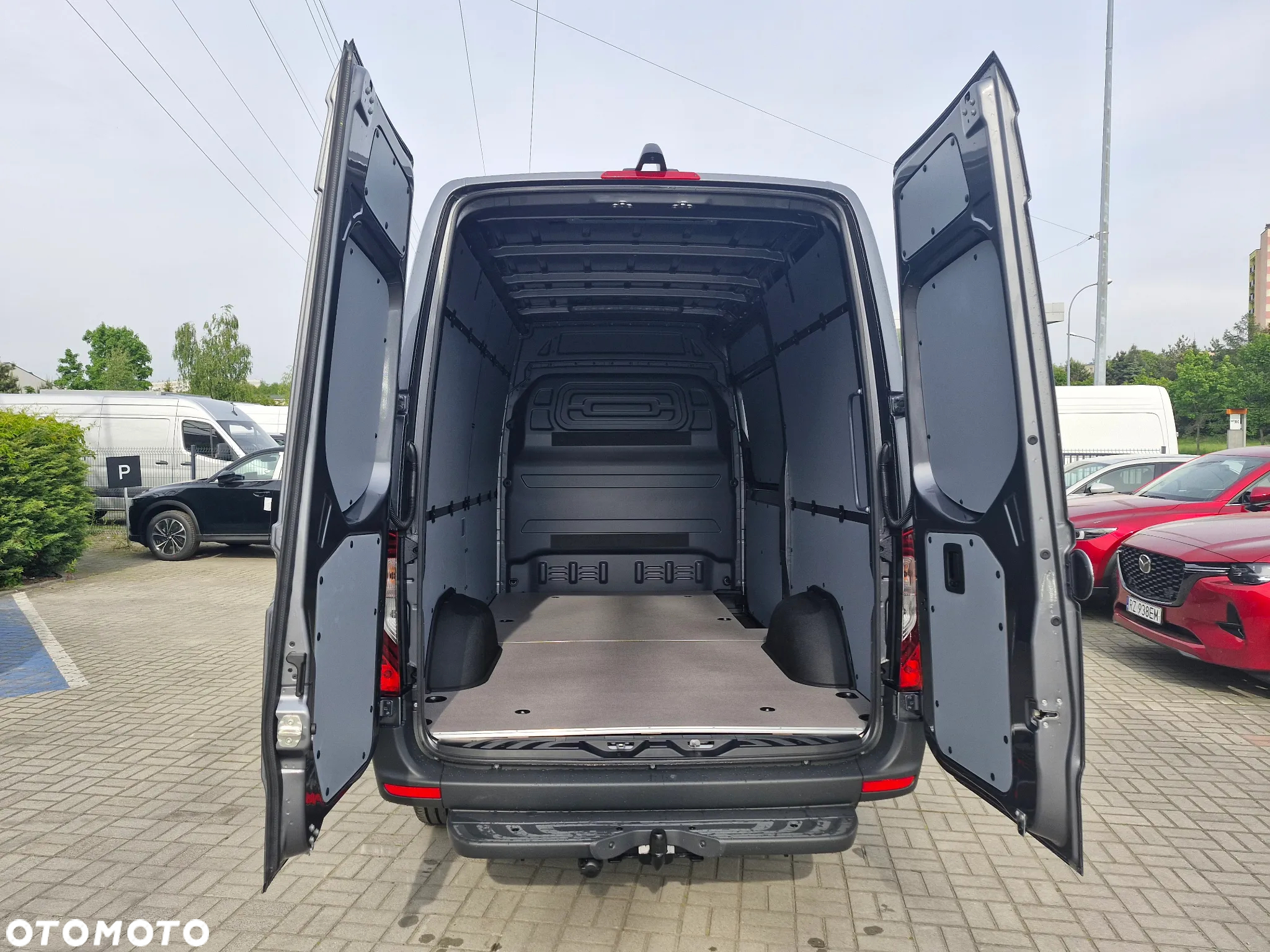 Mercedes-Benz Sprinter - 9