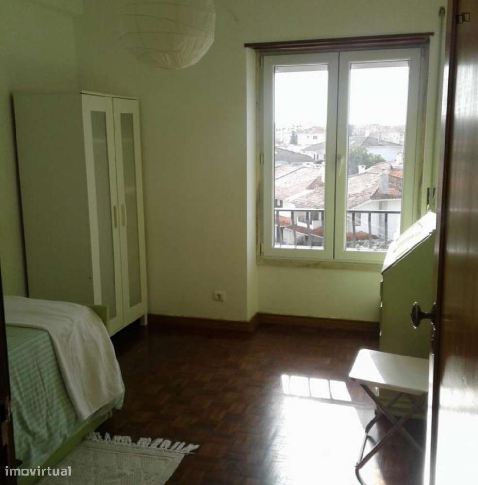 Quarto - localizado em Oeiras Lisbon - Grande imagem: 4/7