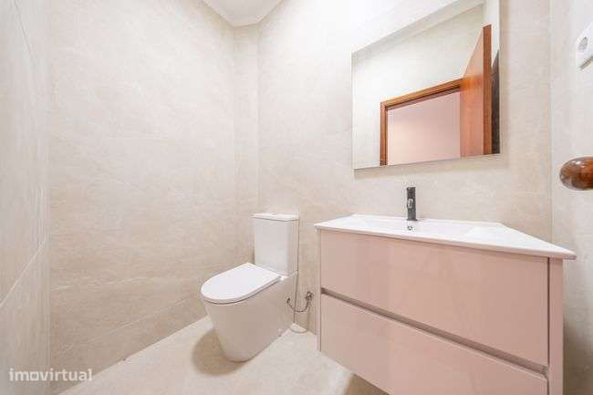 Apartamento T3 Remodelado em Guimarães-24