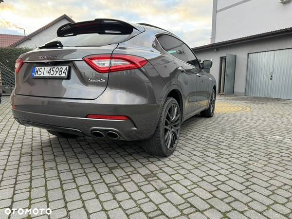 Maserati Levante S Q4 GranSport - 8