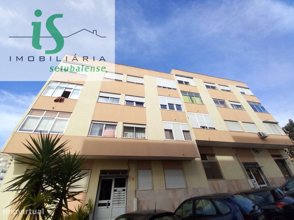 APARTAMENTO T2 NA PÓVOA DE SANTA IRIA (VILA FRANCA DE XIRA) 1º ANDAR