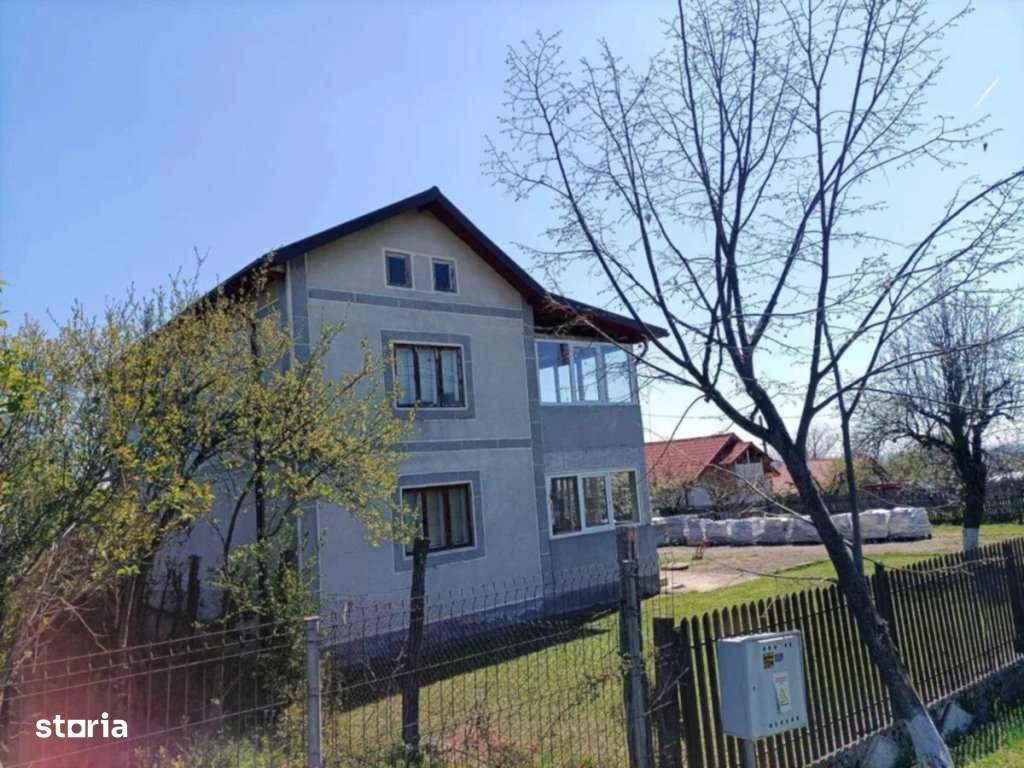 De vânzare – Casă spațioasă cu livadă, situată în Comuna Moș - Imagine principală: 5/7