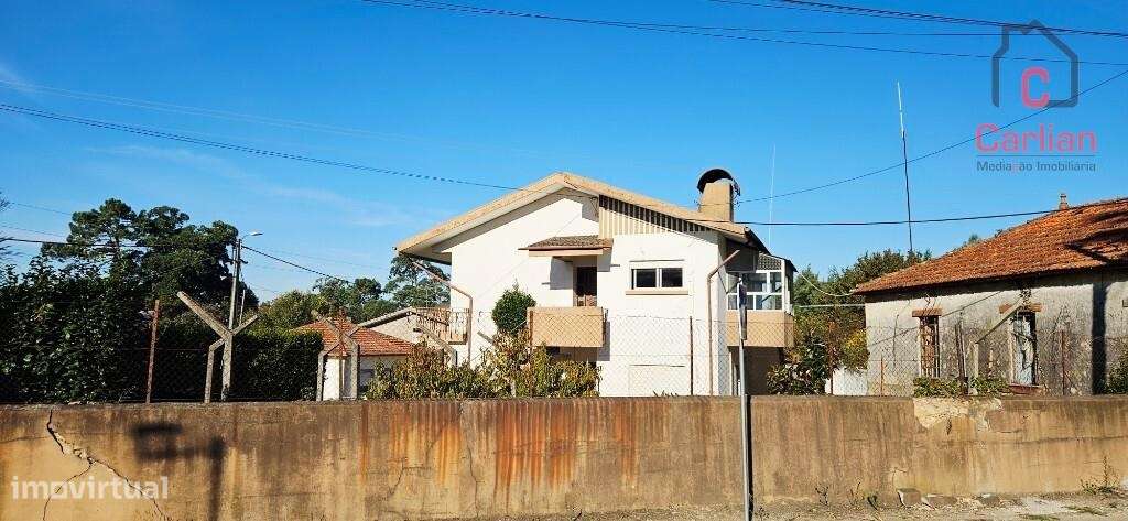 CONJUNTO DE 2 MORADIAS EM GULPILHARES-20