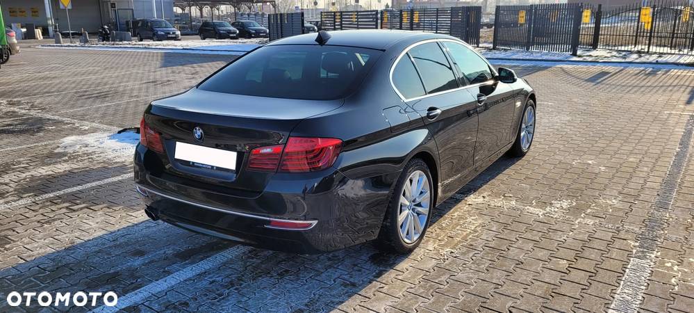 BMW Seria 5 530d xDrive Luxury Line - 3