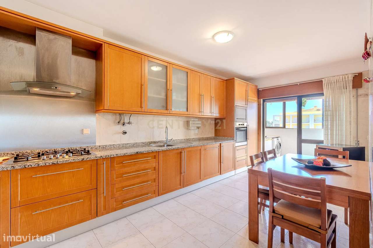 Apartamento T2 | Bom Estado | Lugar de Garagem | Varandas | Vista Rio - Grande imagem: 2/34