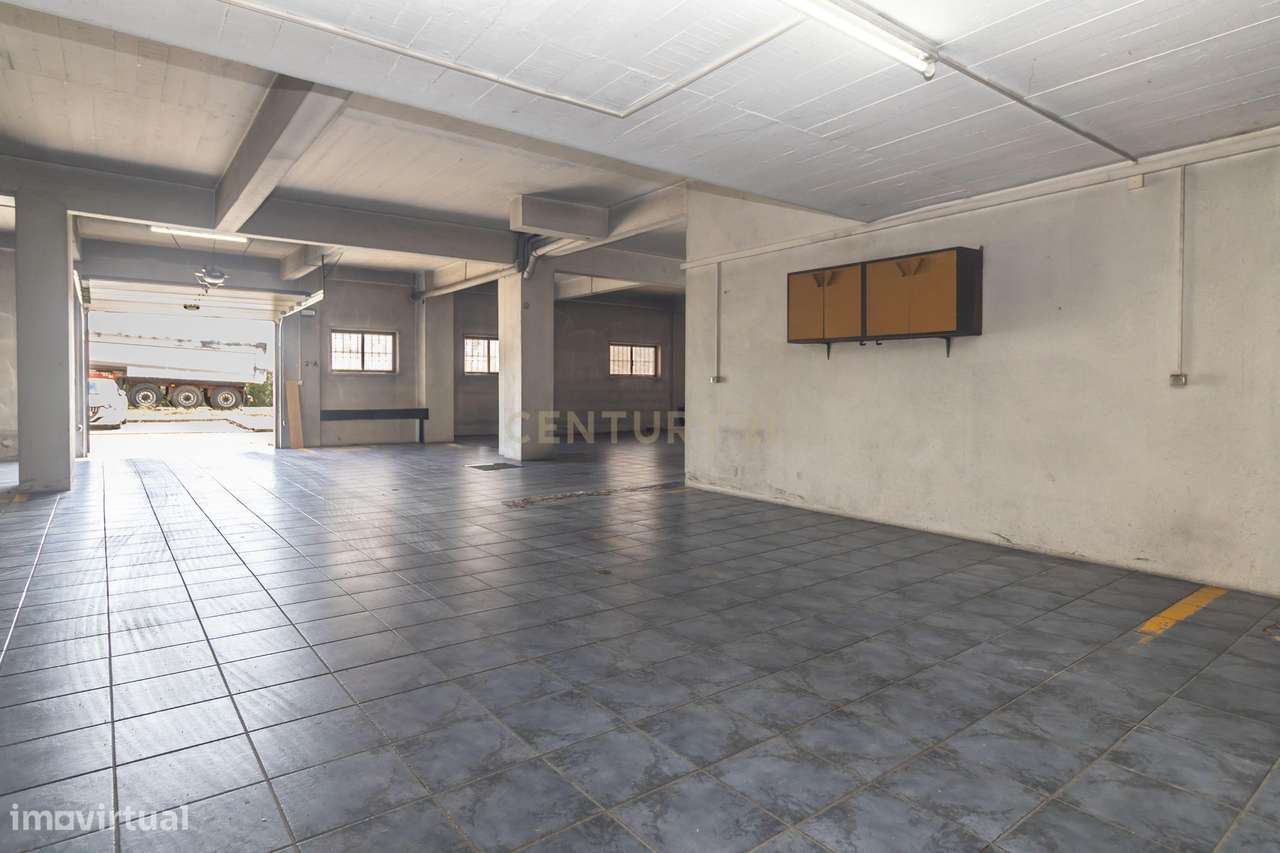 Apartamento T2 com Parqueamento, Elevador, Pronto a Habitar – Uma Opor-39