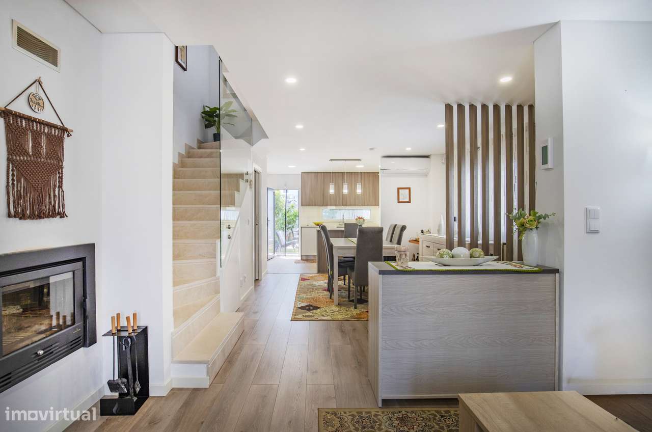 Moradia T3+1 garagem box jardim Quinta do Conde Sesimbra-0