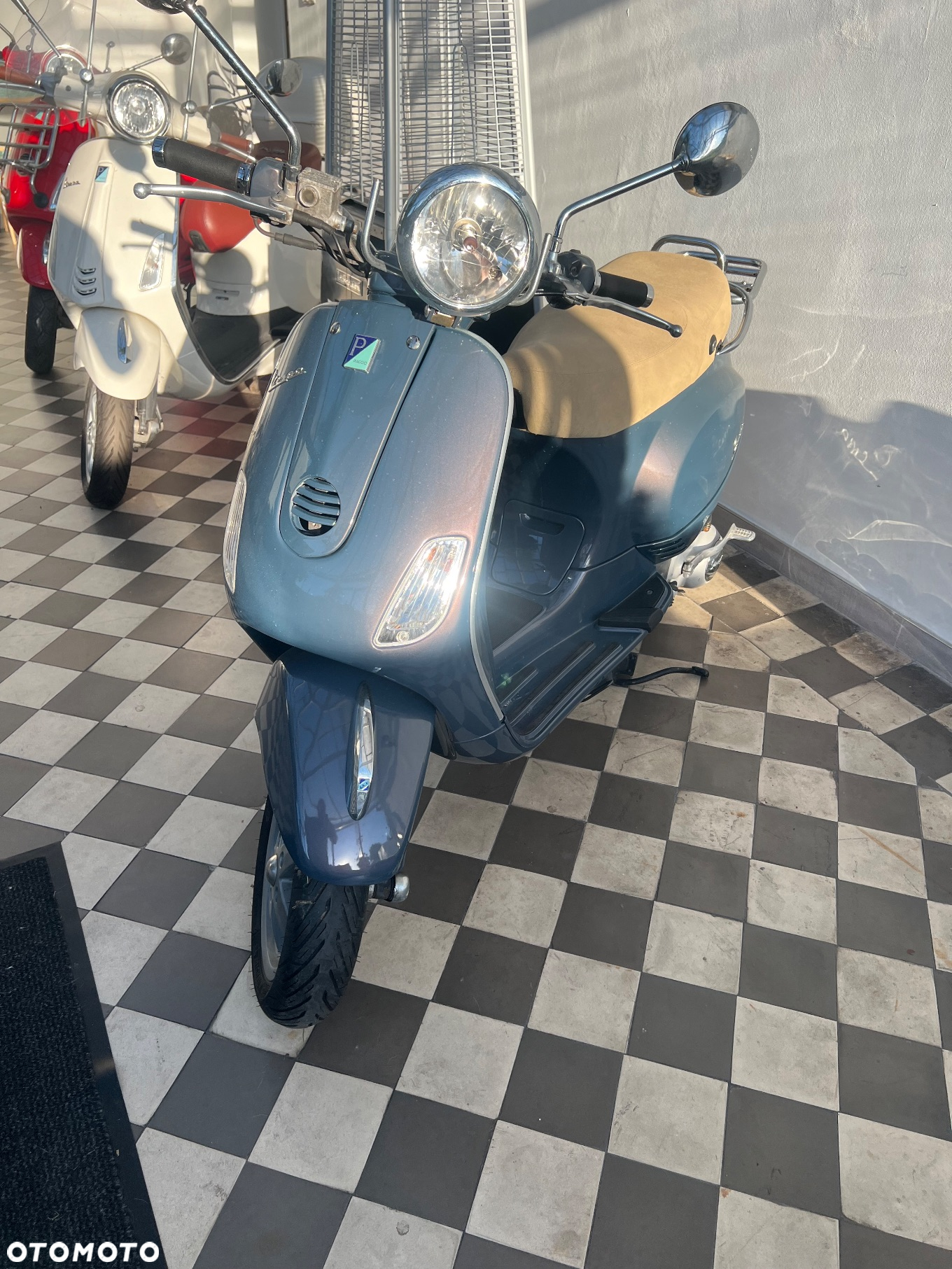 Piaggio Vespa - 2