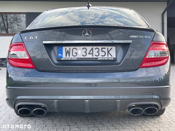 Mercedes-Benz Klasa C 63 AMG - 6