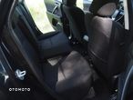 Mazda 3 2.0 Exclusive + - 22