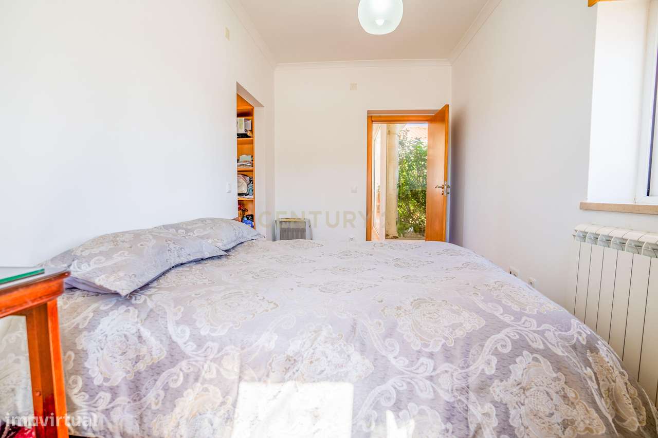 Moradia T6, localizada numa das zonas mais valorizadas do Oeste-19