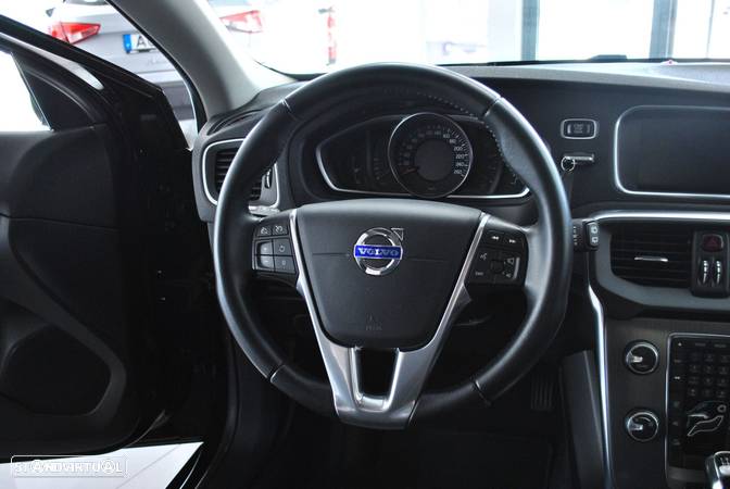 Volvo V40 2.0 D2 Momentum Eco - 18