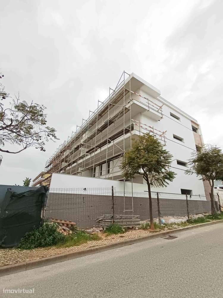 Apartamentos T2 e T3 Novos com Varanda e Garagem – Portimão-10