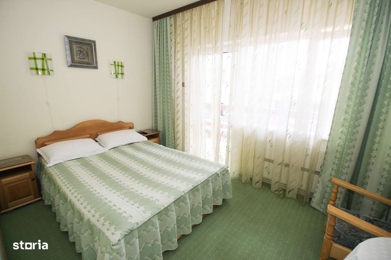 Vila de vanzare in Sinaia – investitie ideala in inima statiunii - Imagine principală: 3/13