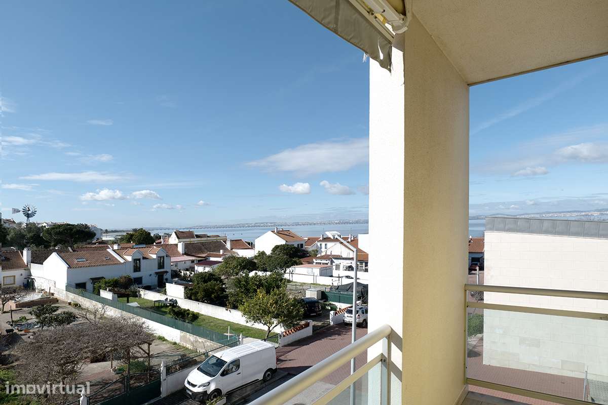 Apartamento T4 com vista rio em Alcochete, grandes áreas-15
