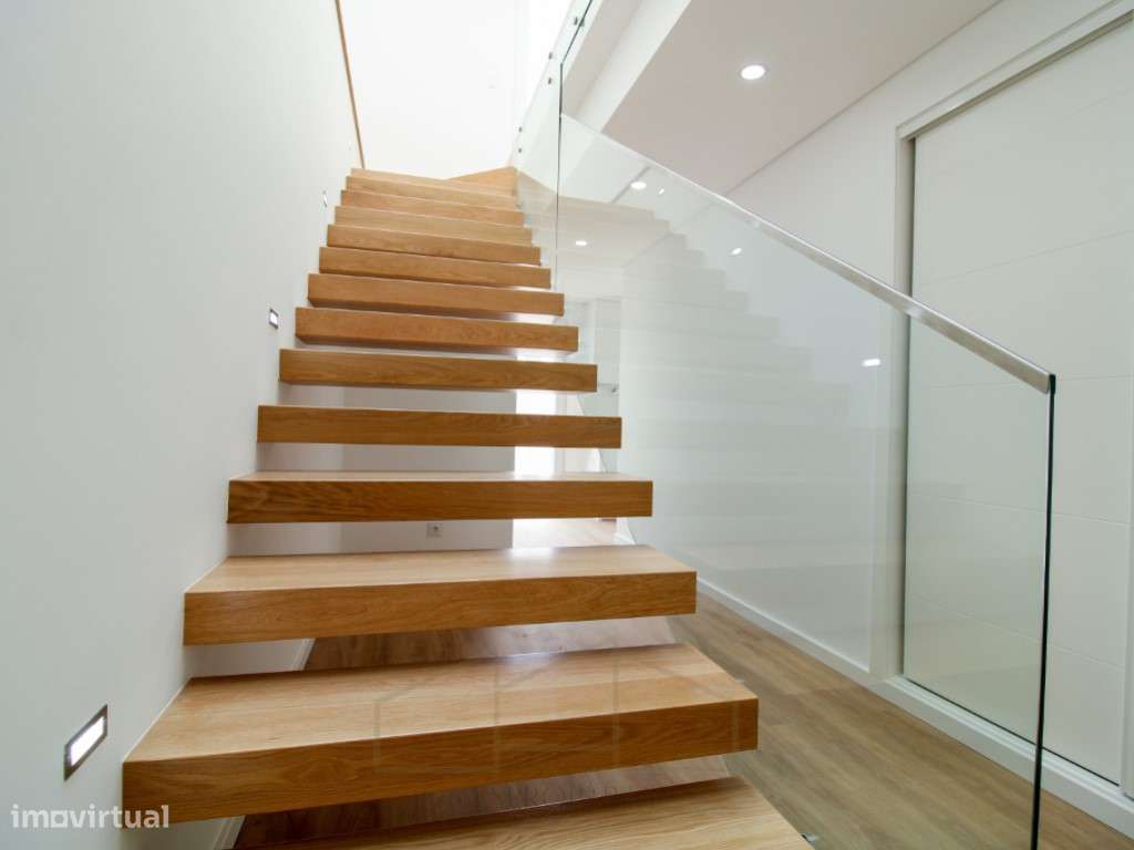 Moradia Isolada T4 - inserida em lote 420m2 - Aldeias de Irmaos - A...-22