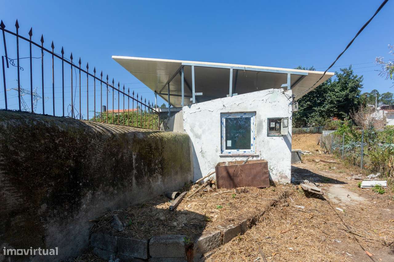 2 Moradias para restaurar, inseridas em um terreno de 2962m2, em Sandi-28
