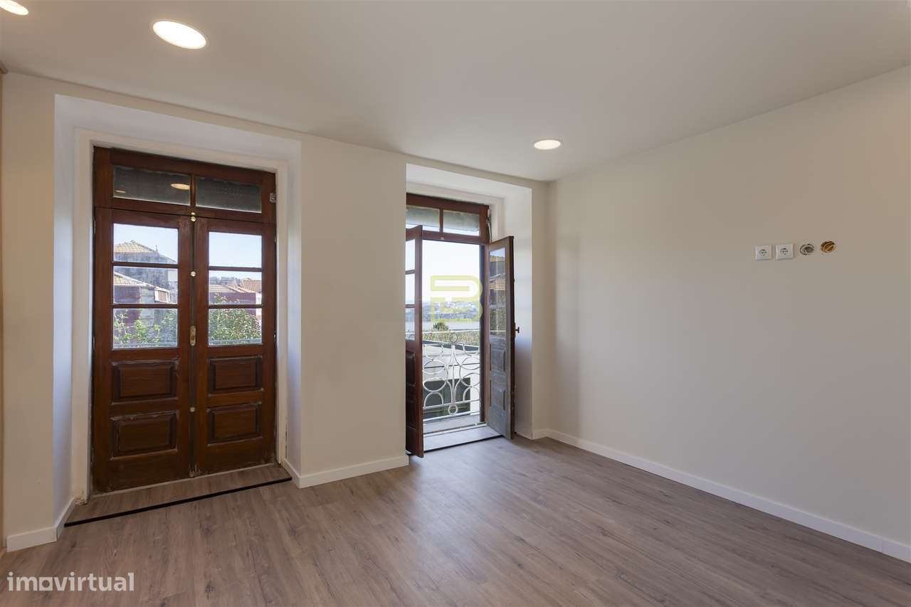 Apartamento T1 novo na tradicional Travessa de São Vitor, no Porto-6
