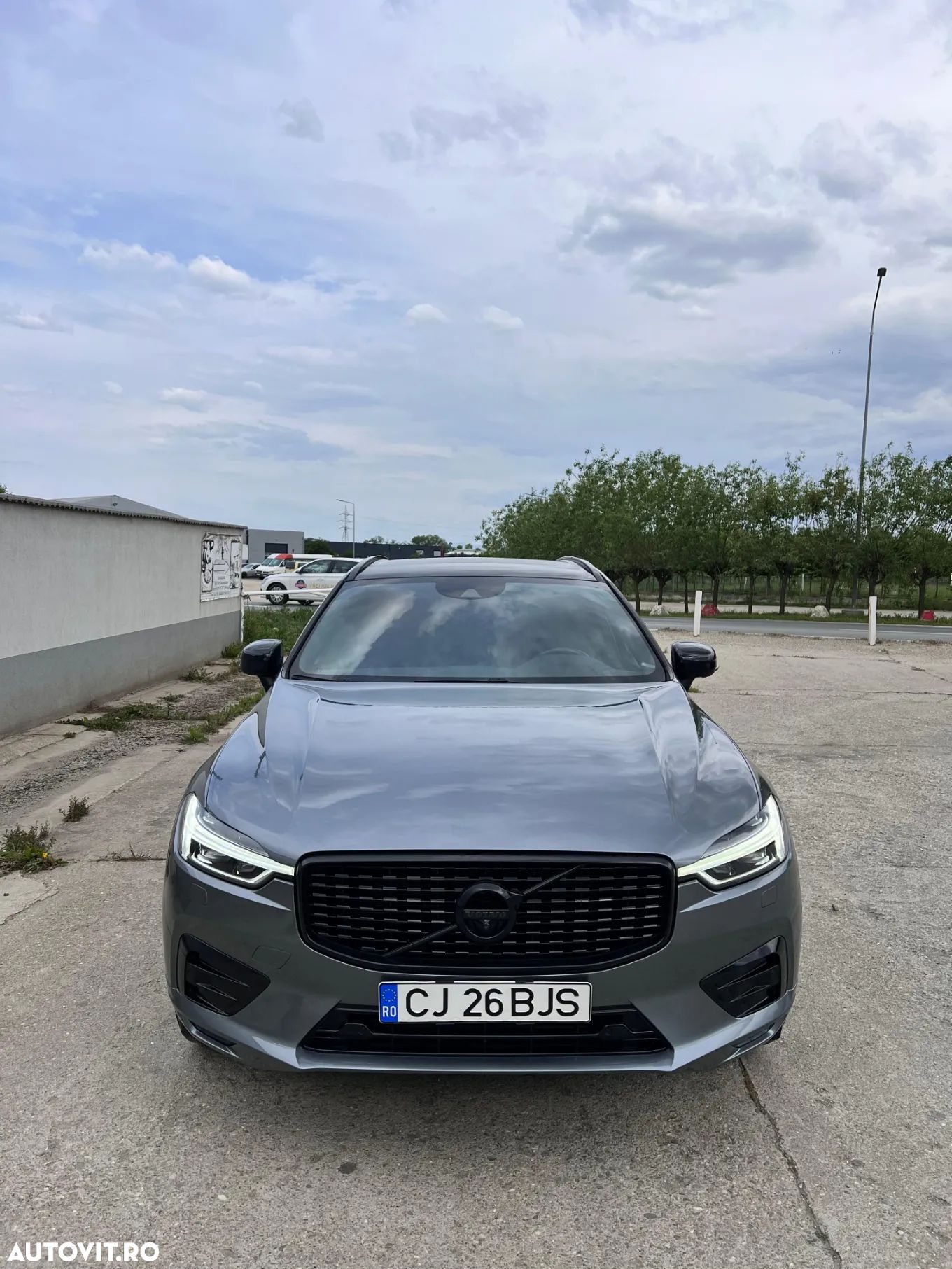 Volvo XC 60 T5 AWD R-Design - 1