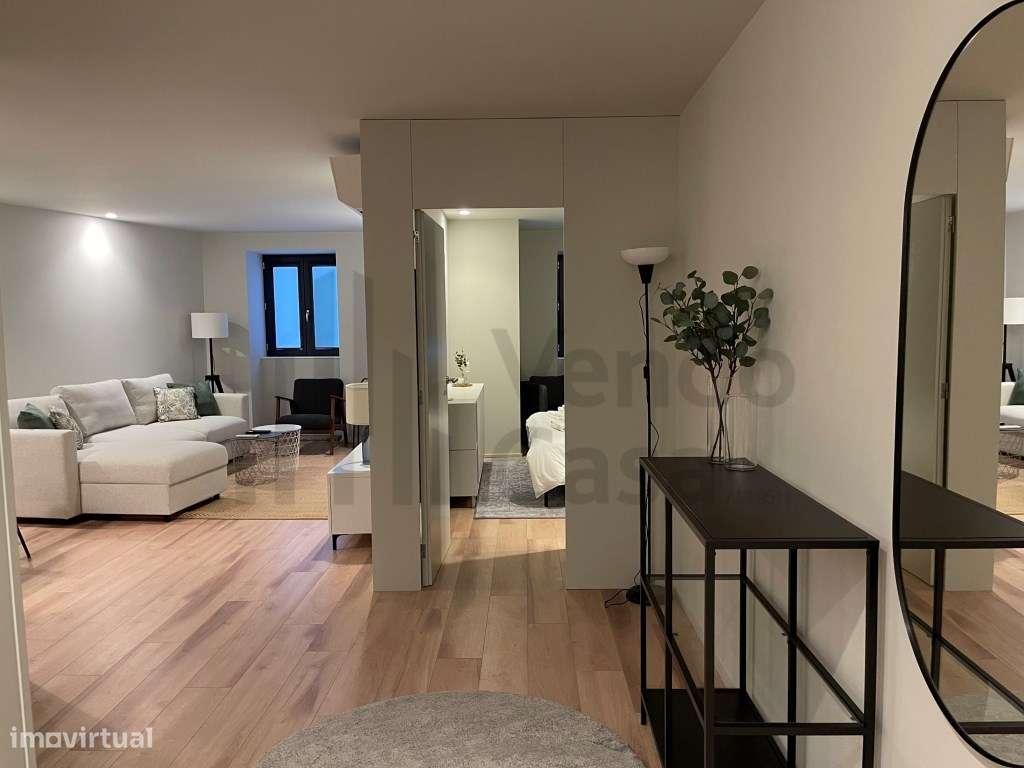 Vende-se T1 - Braga - C. Histórico-0