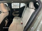 Volvo XC 40 B4 AWD Plus Dark - 24