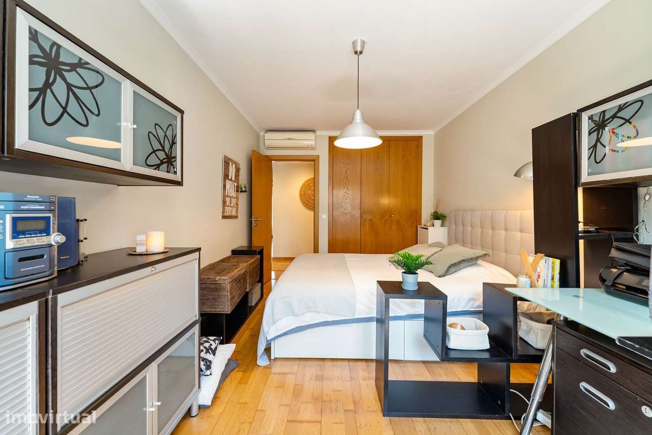 Apartamento T4 com estacionamento, Carnaxide, Oeiras-18