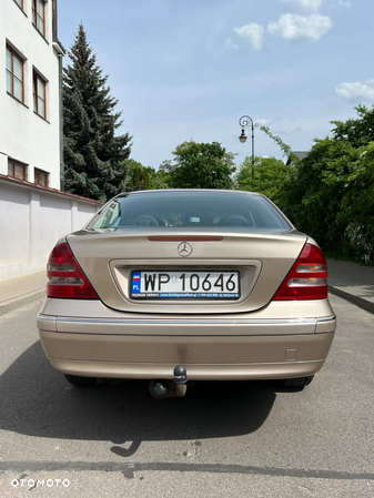 Mercedes-Benz Klasa C - 16