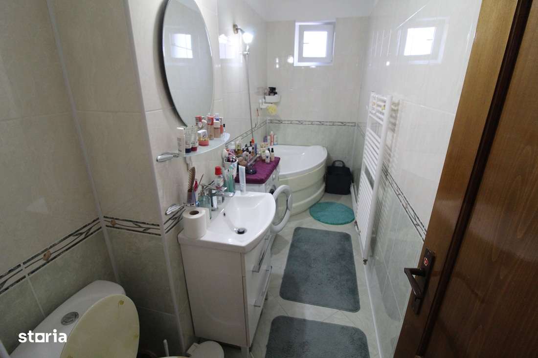 Vând apartament 3 camere în Hunedoara, zona OM-Str.Marțișorului, et.2-13