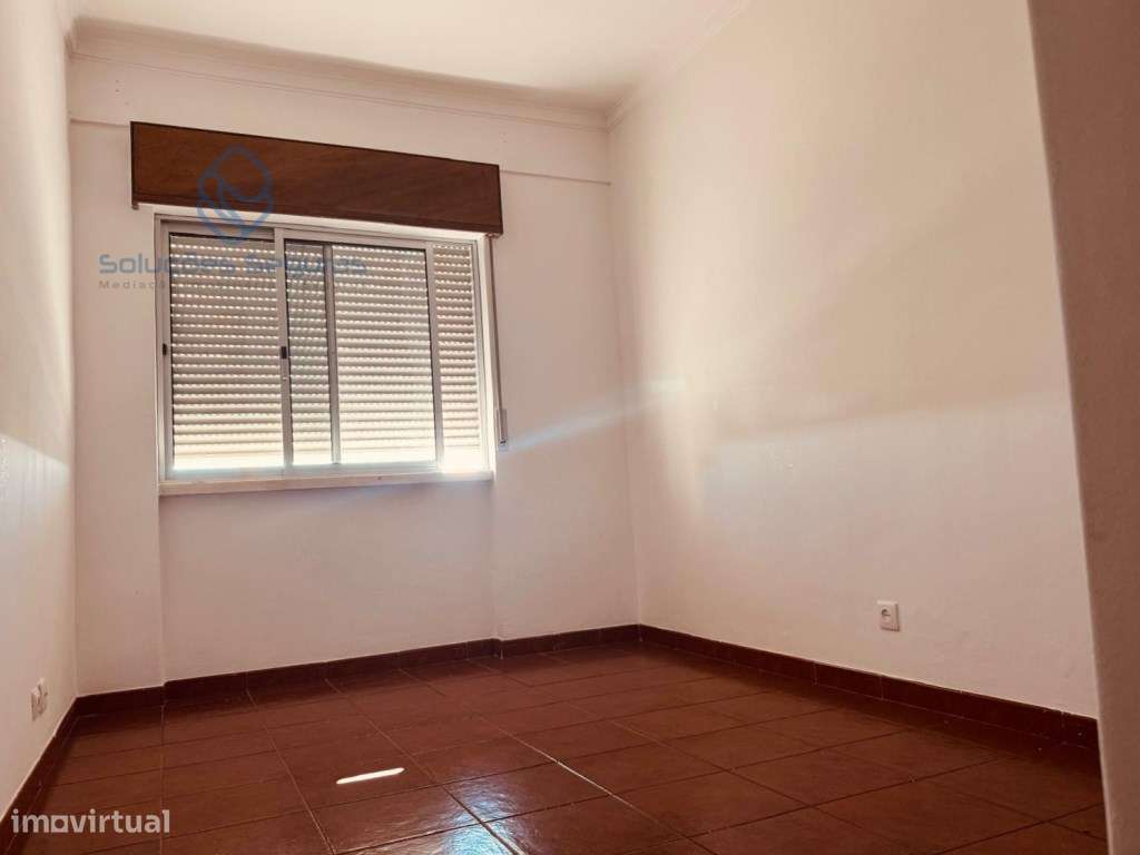 Apartamento T2 | Arrecadação | Centro Moita 3º andar-9