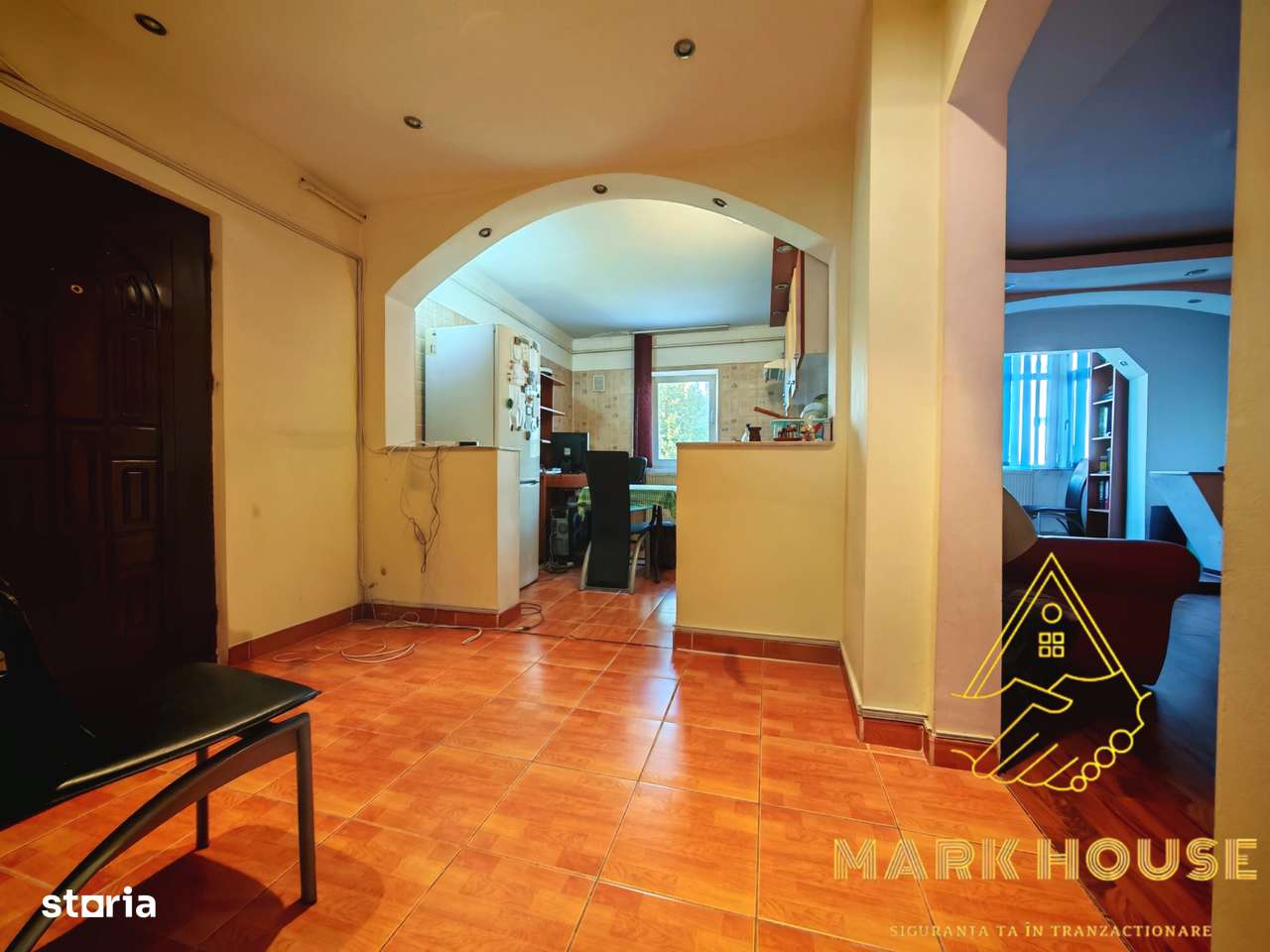 Apartament cu 3 camere decomandate de vânzare, etaj 1, Martir Horia-5