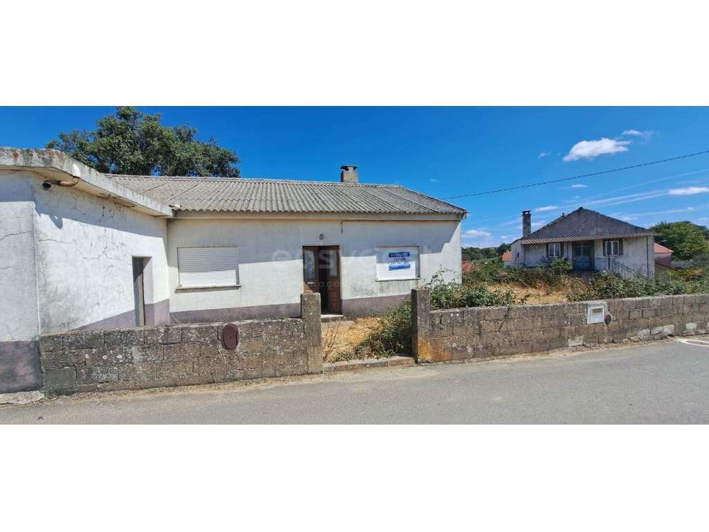 Moradia rés do chão com terreno, em Vale de Porco, Mogadouro - Grande imagem: 4/16