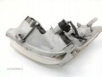 LAMPA PRAWY PRZÓD TOYOTA COROLLA VERSO I 1 (2001-2004) EUROPA - 2