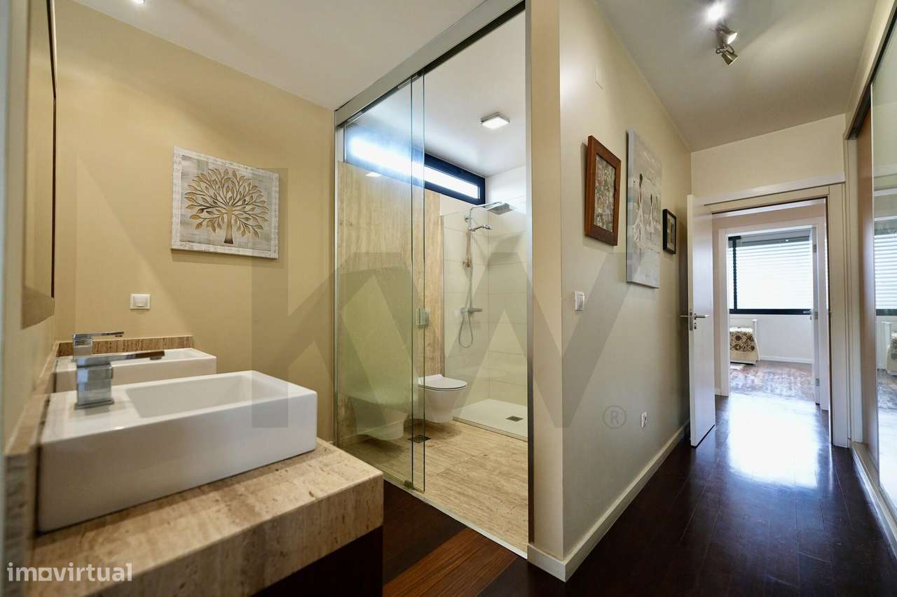 Apartamento T2 nas Madalenas com 170 m2 de área bruta, último piso.-10