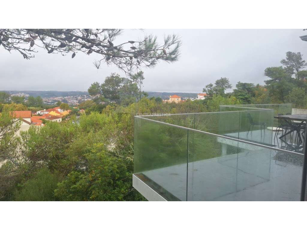 Moradia T5 Remodelada com Painéis Fotovoltaicos - Monte Santos, Sintra-10