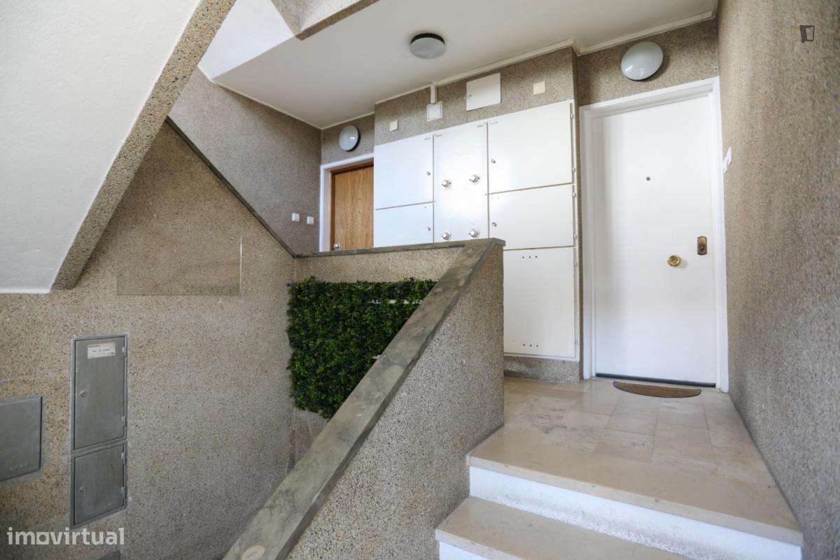 Quarto - localizado em Carnide Lisbon - Grande imagem: 4/10