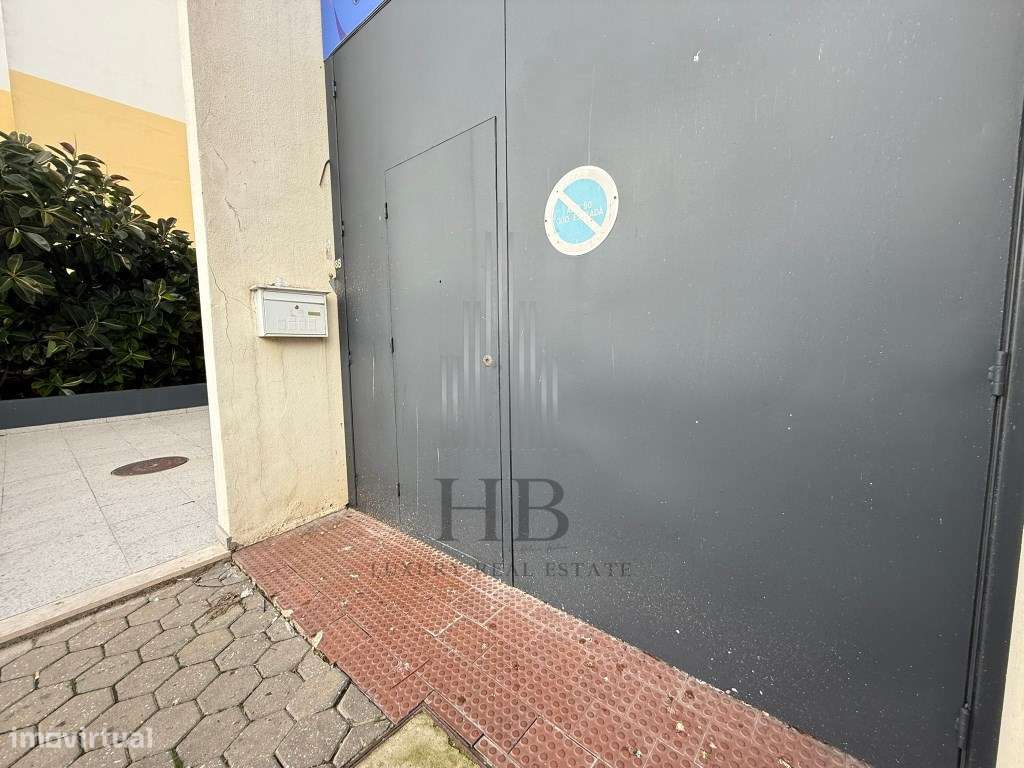 Loja | Transformada em Habitação | Tapada das Mercês | Sintra - Grande imagem: 4/22